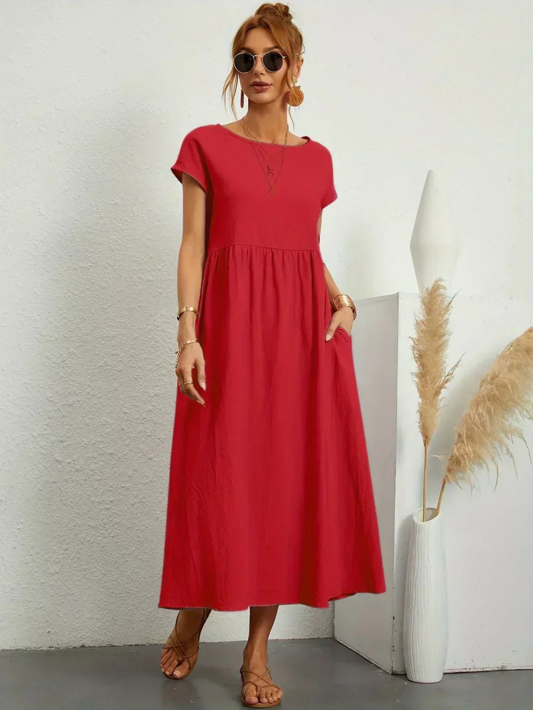 Marianne™ | Robe élégante à encolure ronde