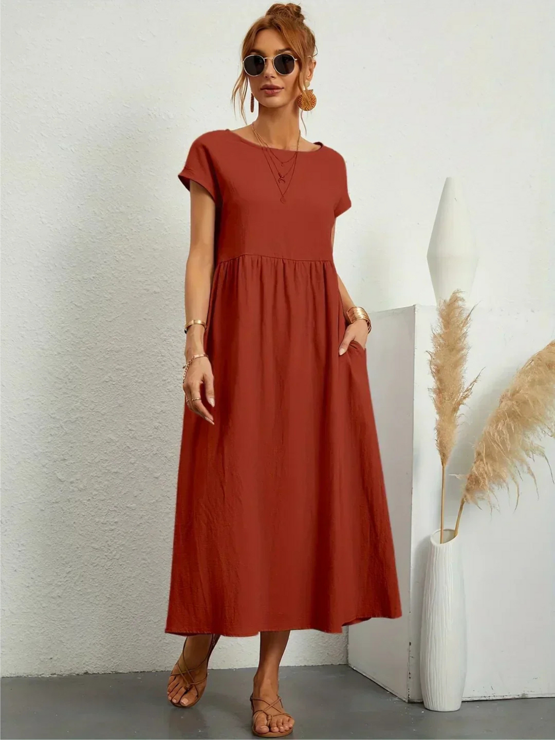 Marianne™ | Robe élégante à encolure ronde