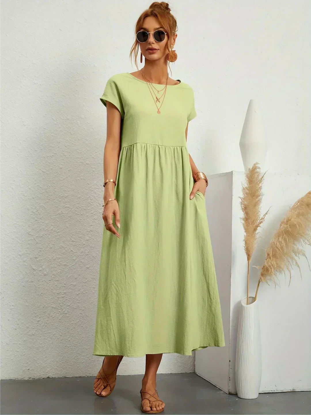 Marianne™ | Robe élégante à encolure ronde