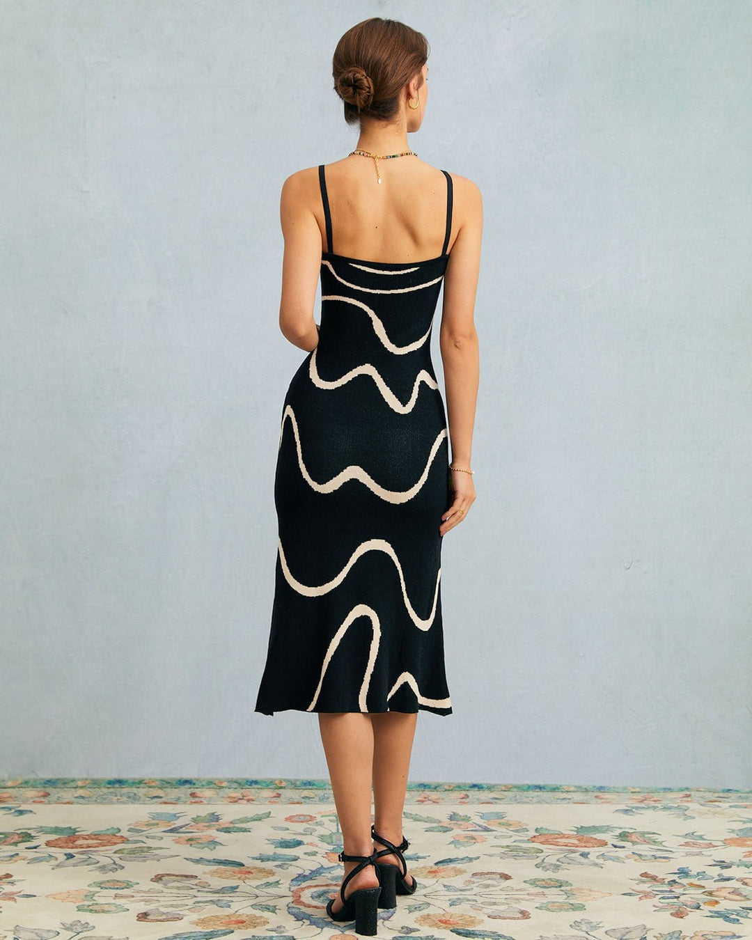 Charlotte™ | Robe midi noire avec fente sirène
