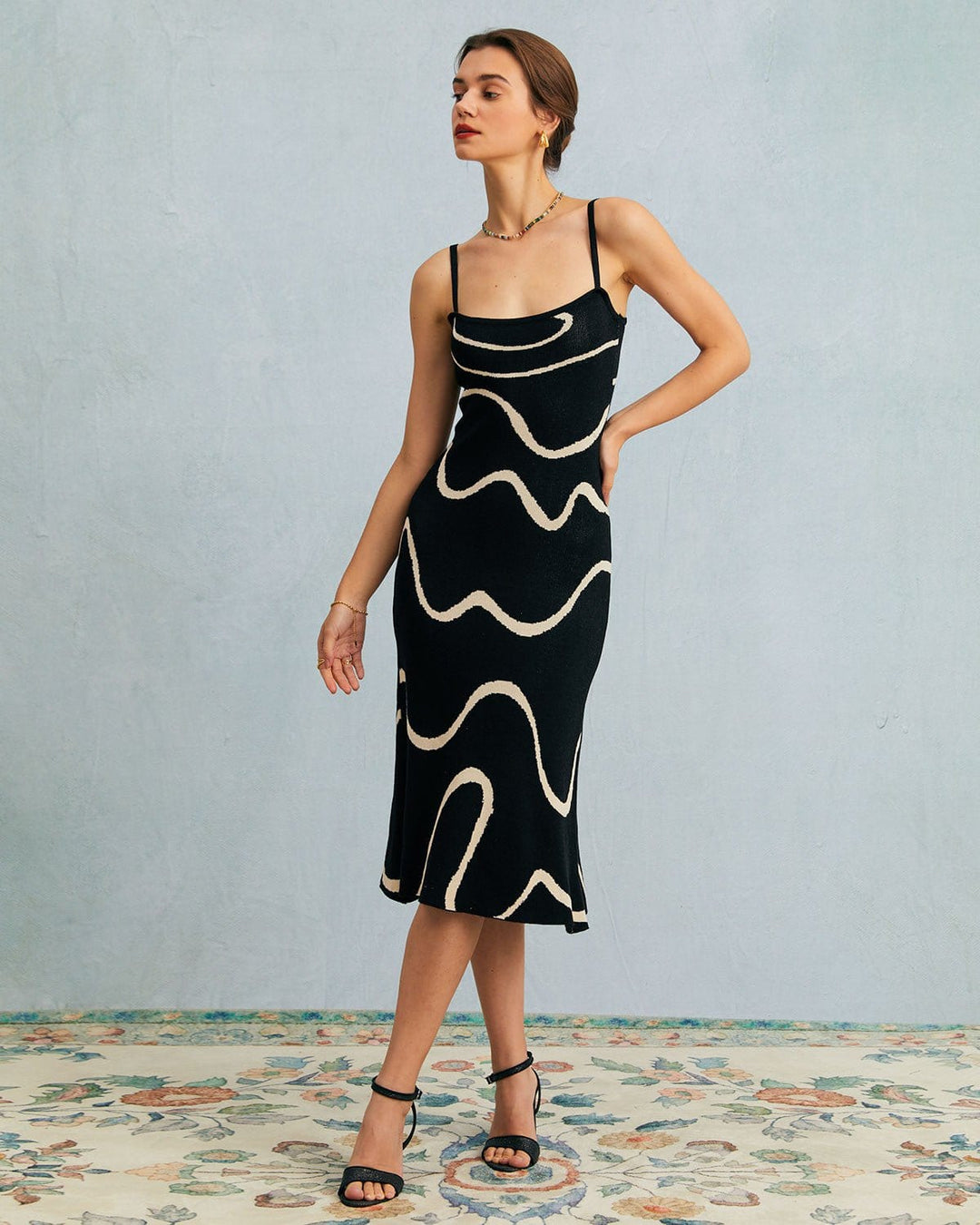 Charlotte™ | Robe midi noire avec fente sirène