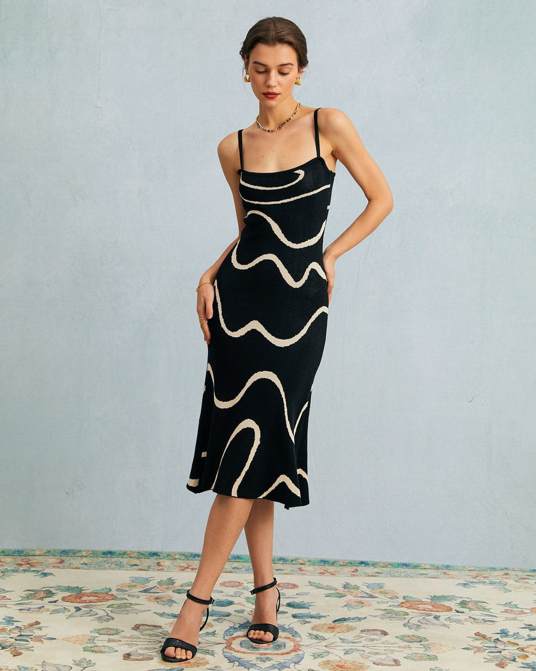 Charlotte™ | Robe midi noire avec fente sirène